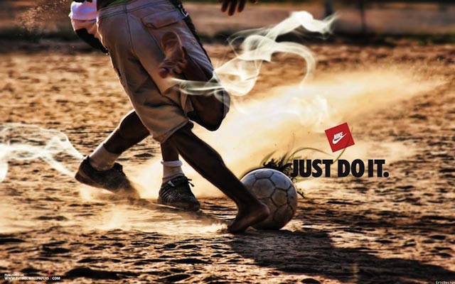 Payoff-Nike-Just-Do-It-campagna-football-Facile-Web-Marketing-Nicola-Onida-SEO-copywriter-e-marketing-digitale